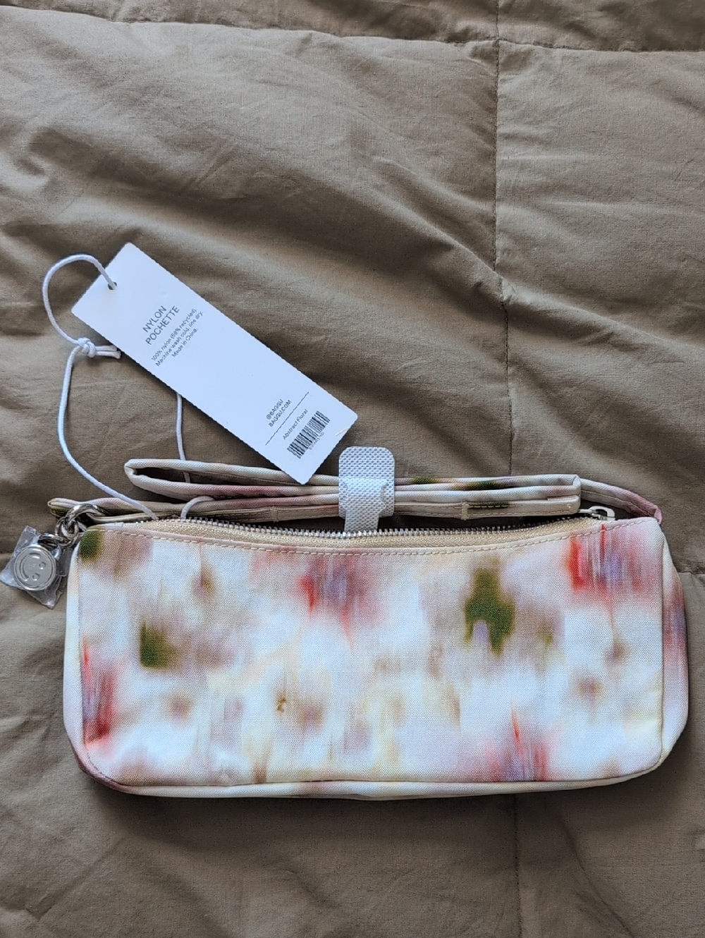 BAGGU Nylon Pochette in Abstract Floral